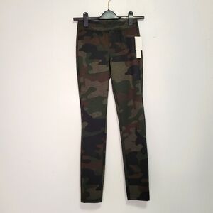 ☀️NWT Design Lab Camo Leggings